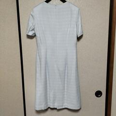 シンプルスーツ(薄い水色)の画像