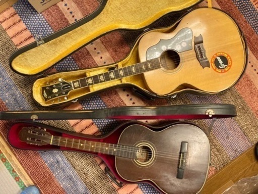 70年代ヴィンテージギター2台（ハードケース付き）