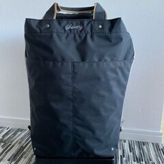 キャリーバッグ　4輪　新品
