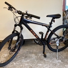 GT AVALANCHE 3.0 ディスクブレーキ】Mサイズ 24段変速 マウンテン