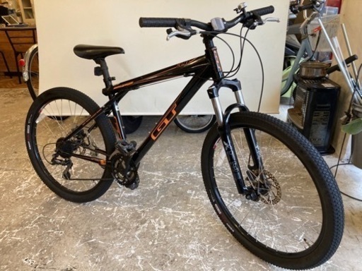 【GT AVALANCHE 3.0 ディスクブレーキ】Mサイズ　24段変速　マウンテンバイク　ブラック×オレンジ