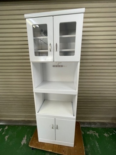 決まりました　食器棚　レンジ台　レンジボード　コンセント付き　ホワイト
