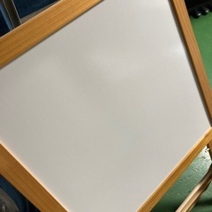● ホワイトボード、黒板、イーゼル、IKEAの画像
