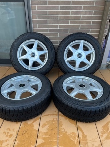 スタッドレスタイヤ　アルミホイール　チェーン