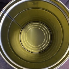 49.　ペール缶　空缶　エンジンオイル　蓋付き　コマツ　KOMATSU 空　洗浄済みの画像