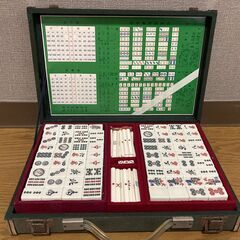 【最終値下げ】 レトロでアンティークな麻雀牌とマット　中古品