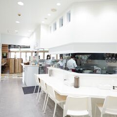 【第２次オープニングスタッフ急募】イズミヤ千里丘店のフードコート内のラーメン屋さん※ガッツリ勤務できる方優遇◎の画像