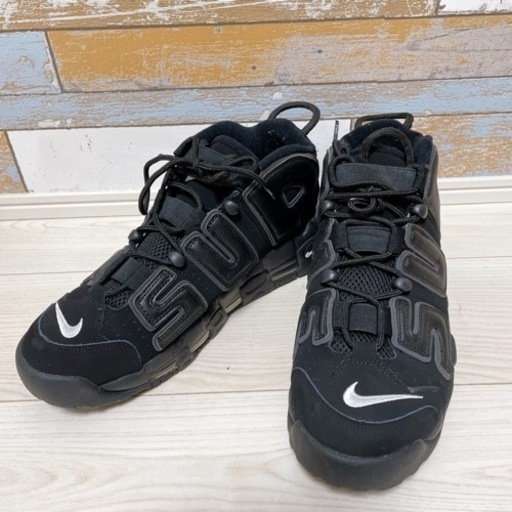 服、靴、部屋の整理中です。