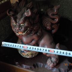 立派な獅子の置物、もらってください。の画像