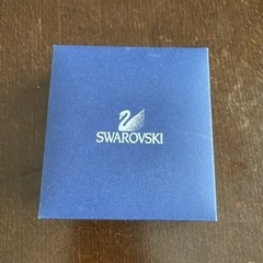スワロスキーのネックレスボックスの画像