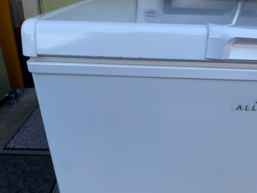 冷凍庫ストッカー　147l