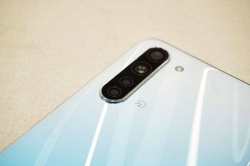 【苫小牧Banana】】UQモバイル OPPO Reno3 A/CPH2013 デュアルSIMスロット ホワイト 128GB 箱あり♪