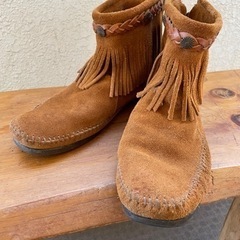 ミネトンカ ショートブーツ フリンジブーツ　サイズ8（24㎝に近い）