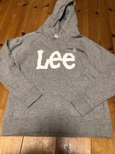 lee パーカー