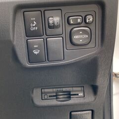 トヨタ　プリウス Sの画像