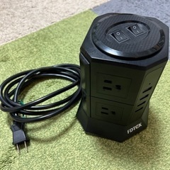 電源タップ　タワー型　8個口　USBポートあり