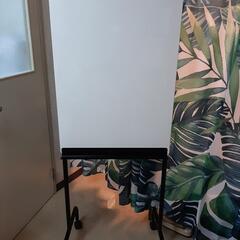 美品！キャスター付きスリムホワイトボードの画像