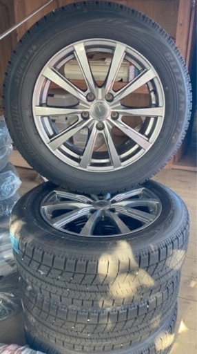 スタッドレスタイヤ　アルミホイル付き