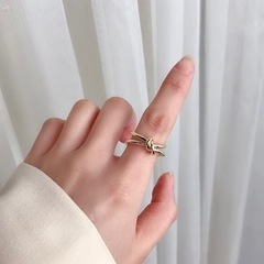 フープ　ナット　ピアス　セリーヌ