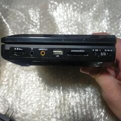 バッテリー内蔵7インチポータブルdvdプレーヤーの画像