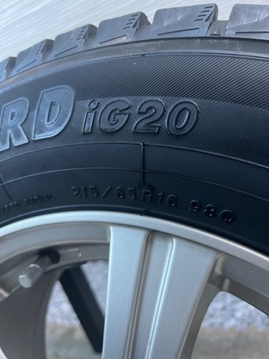 横浜タイヤ　スタッドレス 215/65 R16 98Q