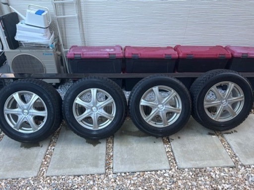 横浜タイヤ　スタッドレス 215/65 R16 98Q