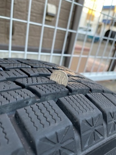 スタッドレス　215/65/r16 バリ山　バリ溝　GOODYEAR 4本セット　