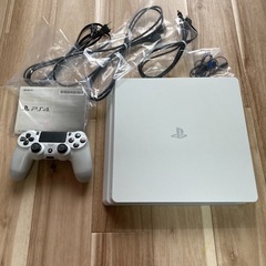 PlayStation®4 グレイシャー・ホワイト 500GB CUH-2100AB02の画像