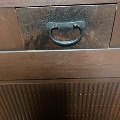 アンティーク食器棚の画像