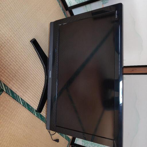 東芝REGZA　32型液晶テレビ　黒
