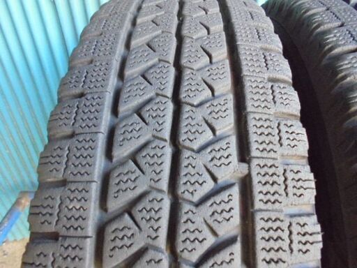 ブリヂストン BLIZZAK W979 185/75R15 106/104L LT 2本　8分溝