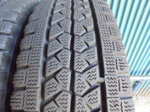 ブリヂストン BLIZZAK W979 185/75R15 106/104L LT 2本　8分溝