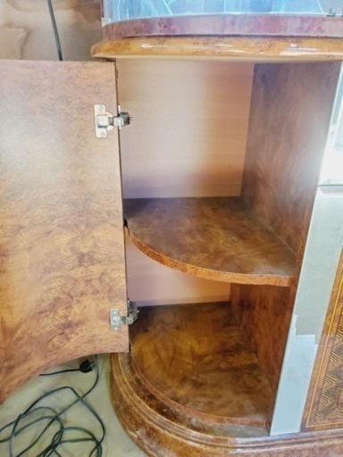 ③622番✨イタリア製 アンティーク調 カップボード 輸入家具 食器棚 ブラウン 飾り棚 ‼️