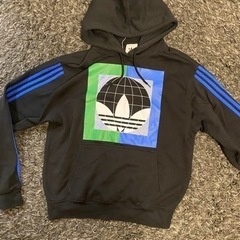 超美品adidas originals パーカーの画像