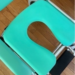 浴用キャリー（車椅子でシャワーを浴びられます）