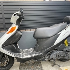 アドレスv125g レストアベース　白