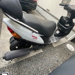 アドレスv125g レストアベース　白の画像