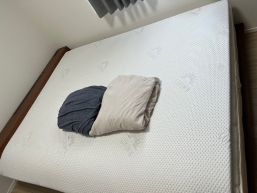 大セール！クイーンサイズ ベッド 5点セット！即使えます 早い者勝ち！