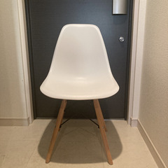 お取引中！イームズチェア　椅子　白　1脚　の画像