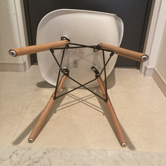 お取引中！イームズチェア　椅子　白　1脚　の画像
