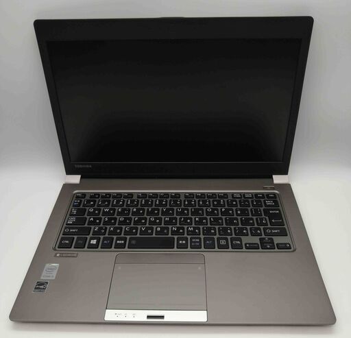 東芝ノートパソコン i5（中古）、4GBのメモリ、SSD128GB、13.3画面、Intel HD4400, HDMI、Usb 3.0