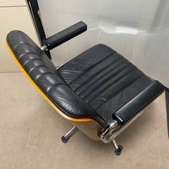 ジロフレックス　83 BRASA 本革チェアの画像