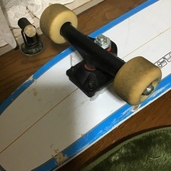 タイヤ３つのスケボーですの画像