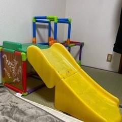 子供用滑り台ジャングルジムの画像