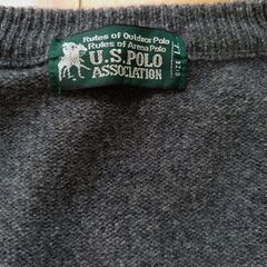 【U.S.POLO】ＶネックセーターLLグレー刺繍ロゴの画像
