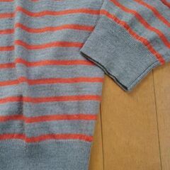 【Gap】薄手オレンジボーダーＶネックセーターM～Lサイズの画像