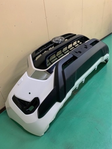 ハイラックス　REVO GUN125 後期バンパー