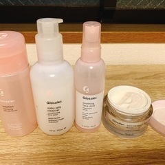 値下げ❣️本日★2万円相当大幅値引/レア【日本未上陸】Glossier.お試しスターターセットの画像