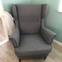 IKEA STRANDMON 1席ソファとオットマンセットの画像