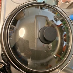 [値下げ]電気調理鍋(1〜2人用)と土鍋(5〜6人用)セットの画像